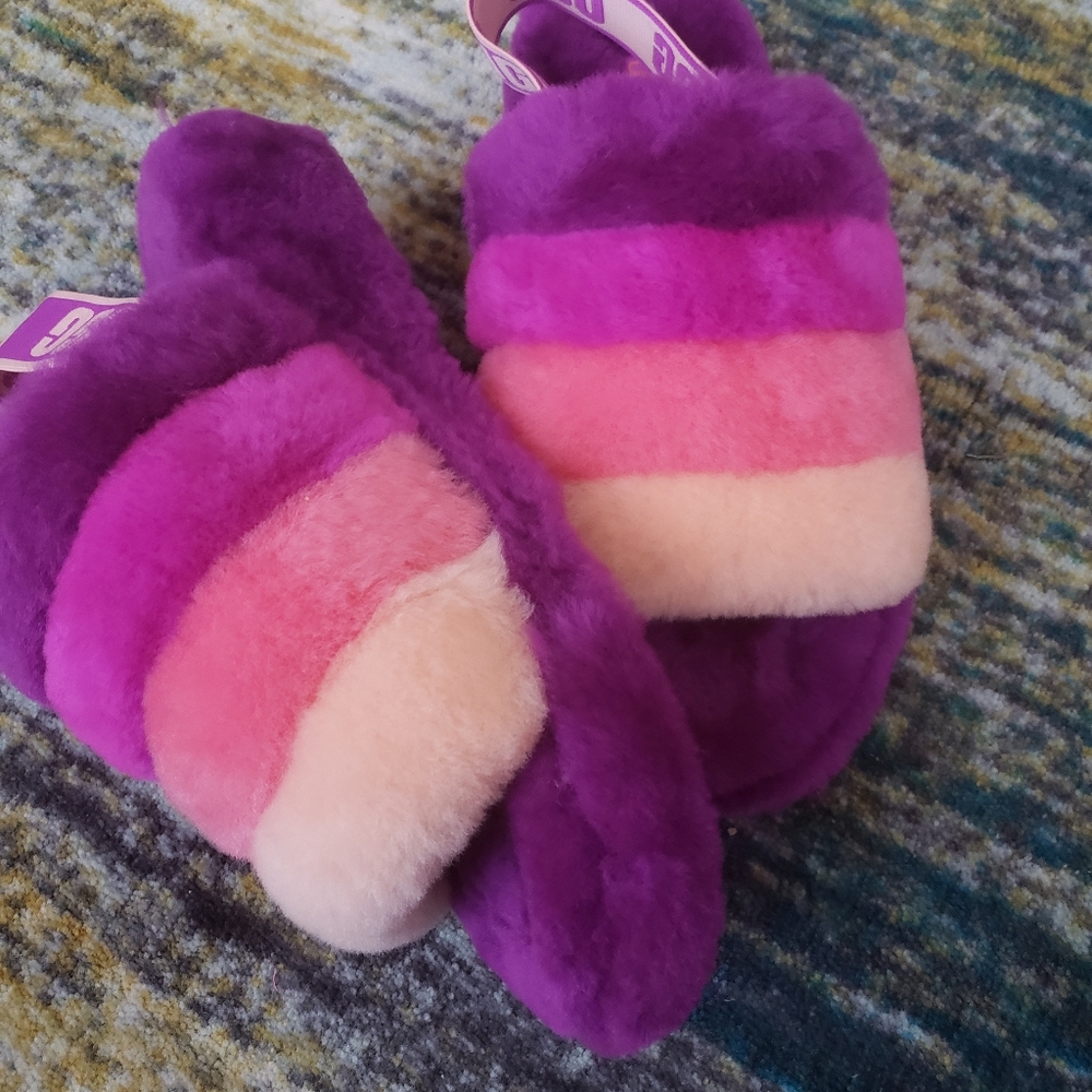 SOLD- Ugg Fluff Yeah Slide in Berrylicious - Picture 7 of 9